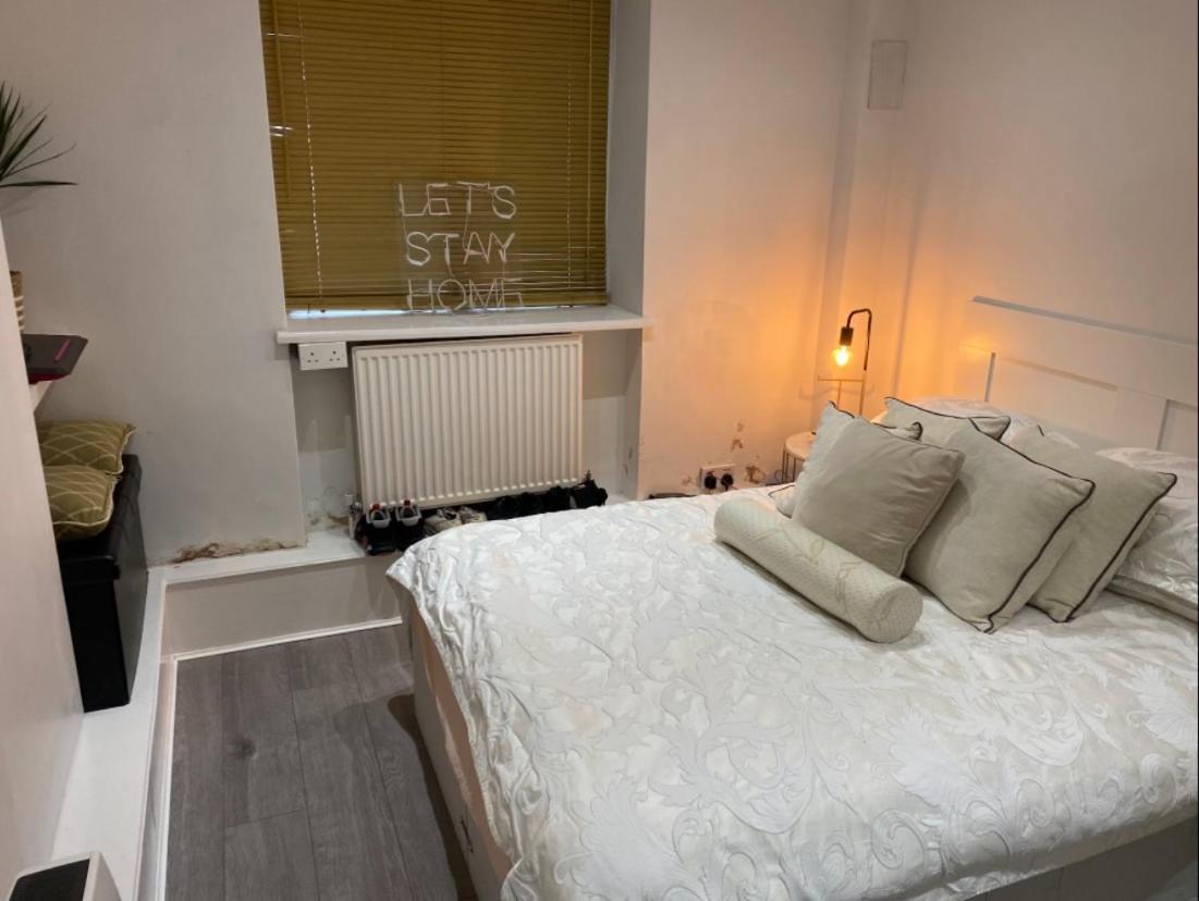 Central Private Double Bedroom In A 2Bedroom Apartment, Connected Via Underground, Overground And Many Bus Routes London Exterior photo
